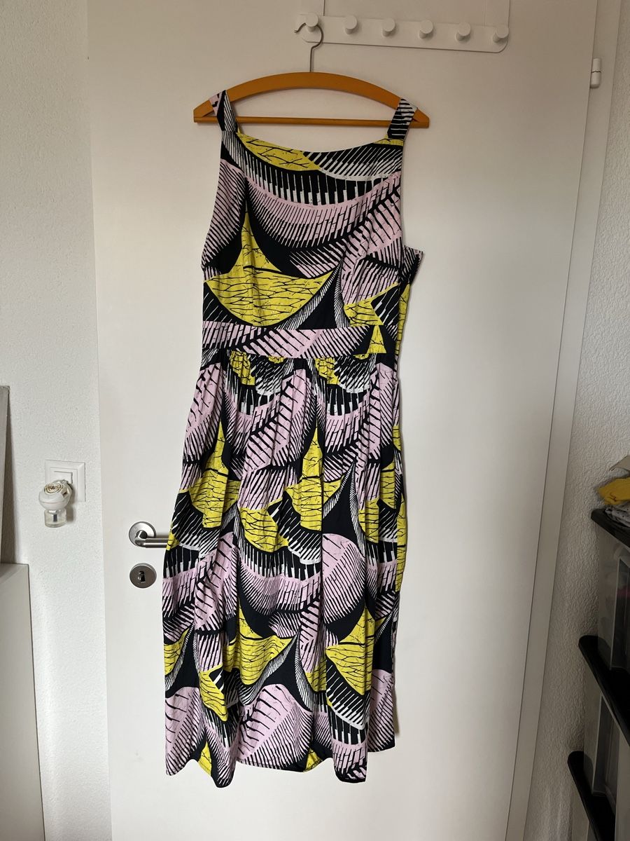 Marc Cain Vestiti: Marc Cain Sommerkleid Grösse 4 – Usato da Wädenswil venduto da Gilmored83