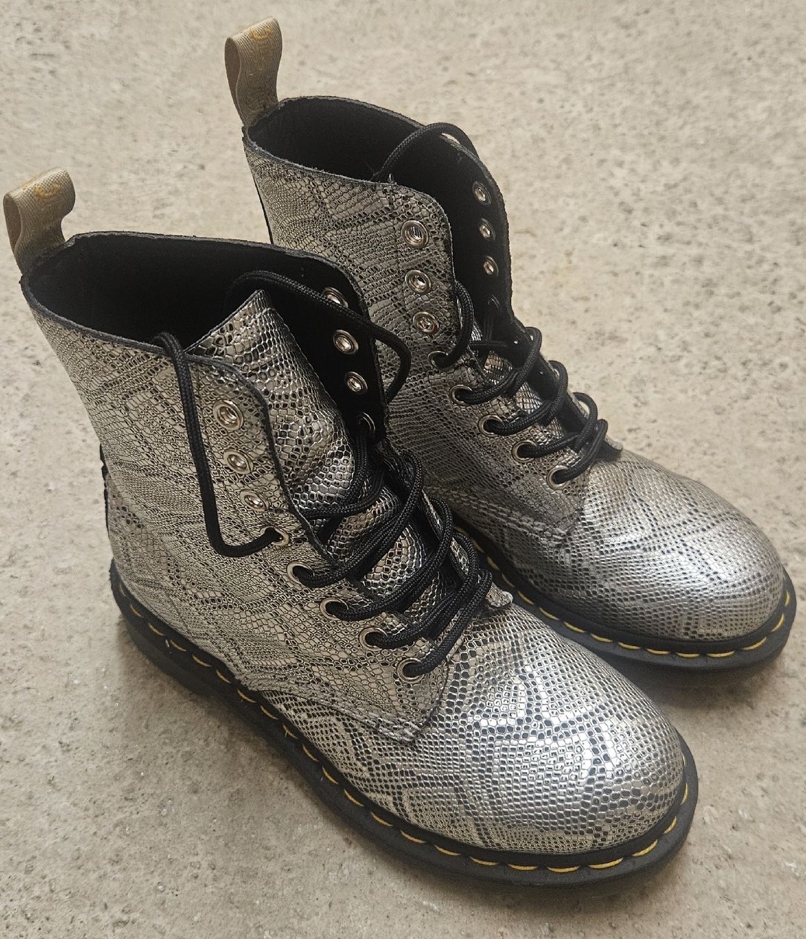 Dr. Martens Scarpe da donna: Dr. Martens boots – Usato da Nyon venduto da son_7df9