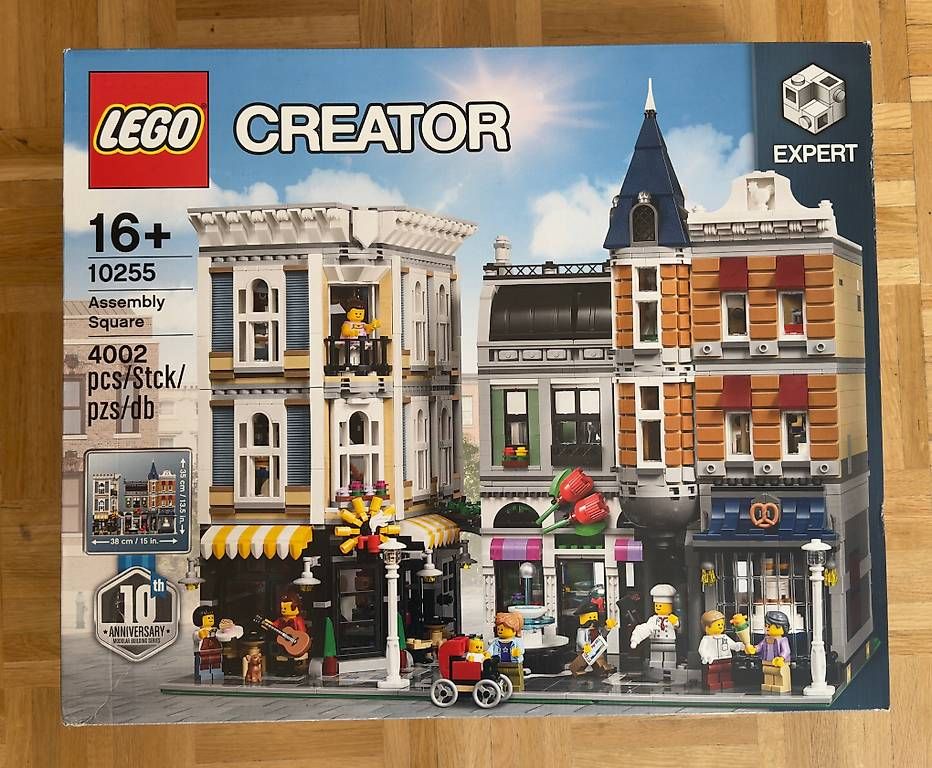 Lego Kit di costruzioni: Lego 10255 Creator Expert Stadtleben – Nuovo (secondo la descrizione) da Kaiseraugst venduto da Kinghomer