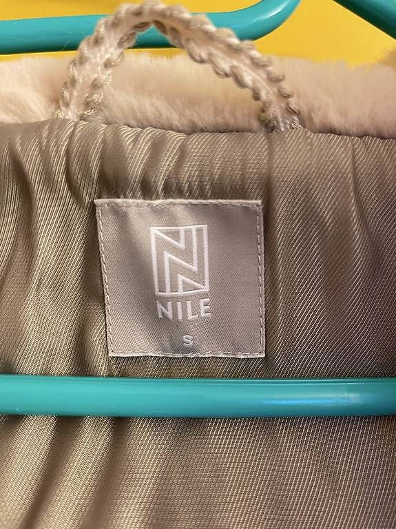 Gilets & Westen: Nile Gilet flauschig weich – Gebraucht aus Meiringen von Bignoddy 2