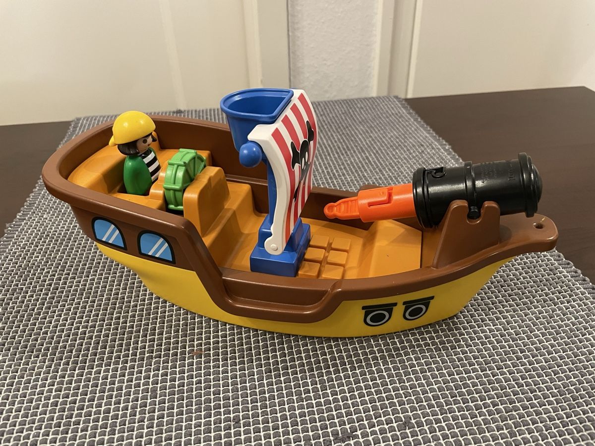 Playmobil Giocattoli: Playmobil Piratenschiff mit Kapitän – Usato da Oberwangen b. Bern venduto da Ssimon2 2