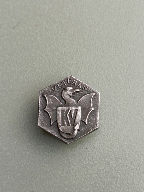 Die Jungen – Gussfoto Knopfabzeichen / Kühlschrankmagnet (25 Mm) – Metall, TV-Serien-Design