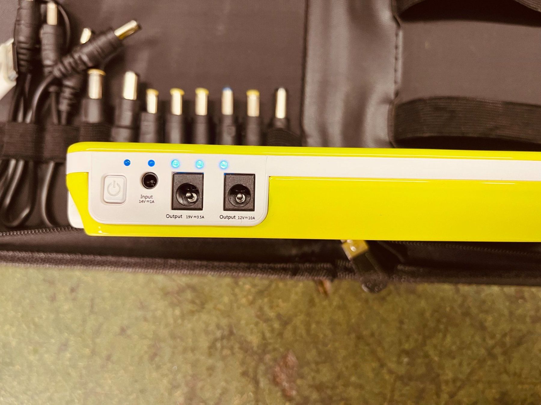 Swaytronic Caricabatterie: Swaytronic Startbooster mit Zubehöhr – Usato da Remigen venduto da Fazer 5