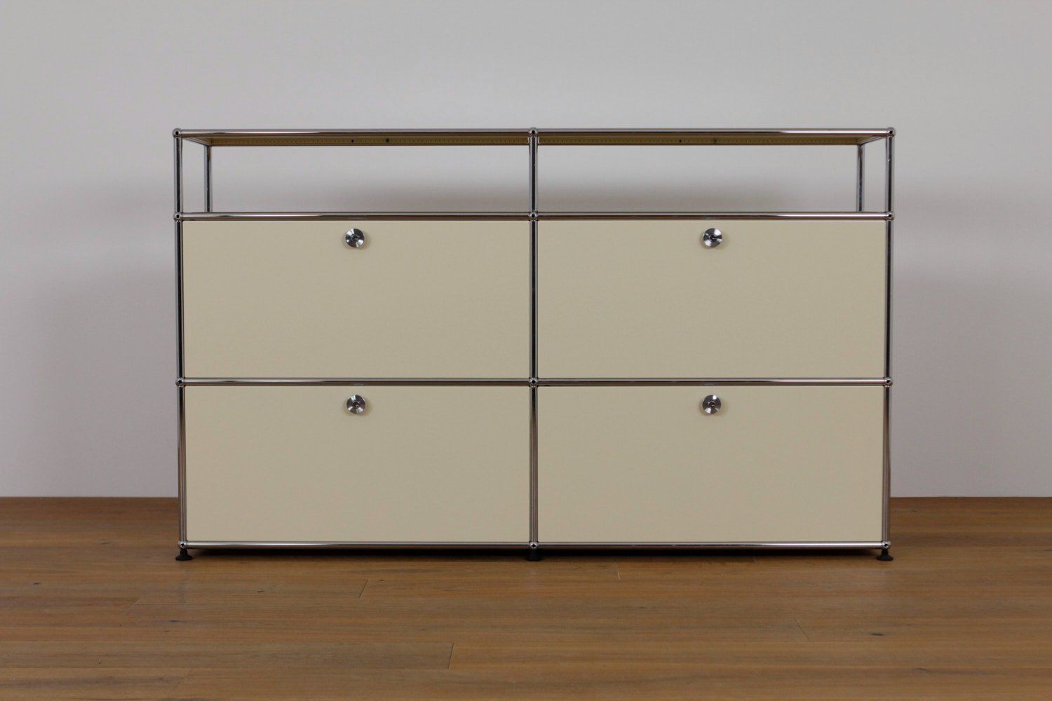 USM Scaffali: USM Haller Highboard // UPCYCLED! // NEUE FARBEN – Nuovo (secondo la descrizione) da Affoltern am Albis venduto da StudioStandard