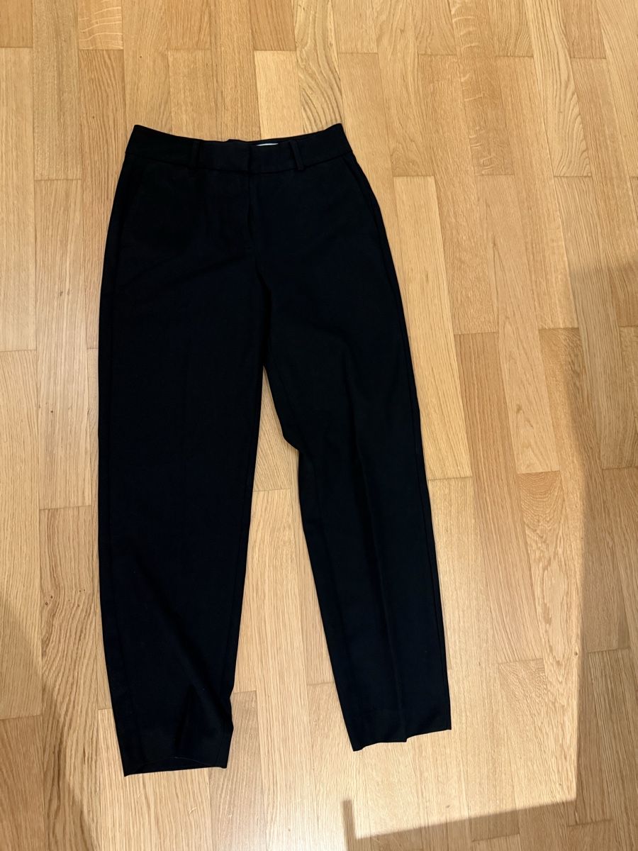 Selected Pantaloni: Schwarze Stoffhose; Gr 34 – Nuovo (secondo la descrizione) da Uster venduto da Marciii