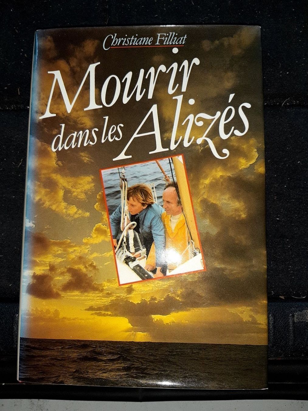 Livres: Mourir dans les alizés – D'occasion à Le locle par juliensaran