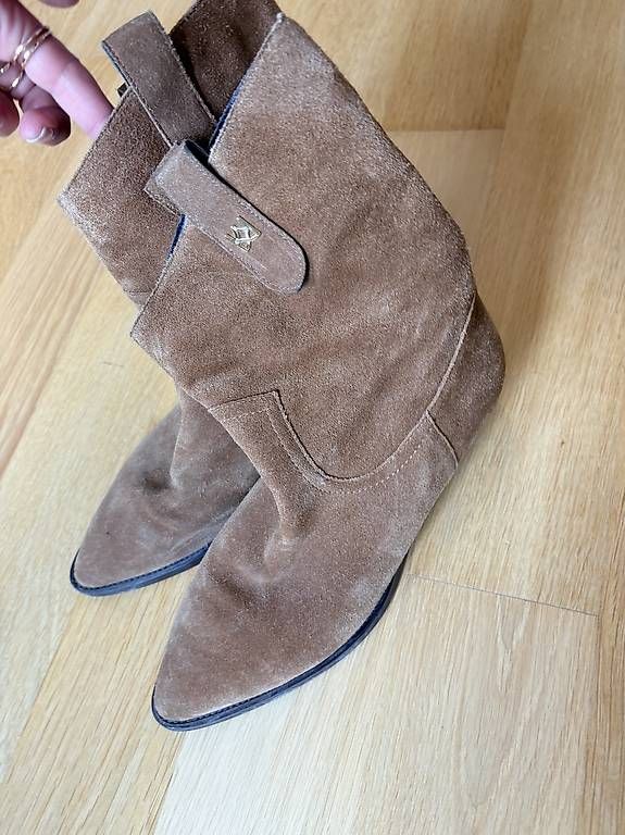 Scarpe da donna: Bottes en daim beige/camel Kazar – Usato da Chardonne venduto da any_yq5q