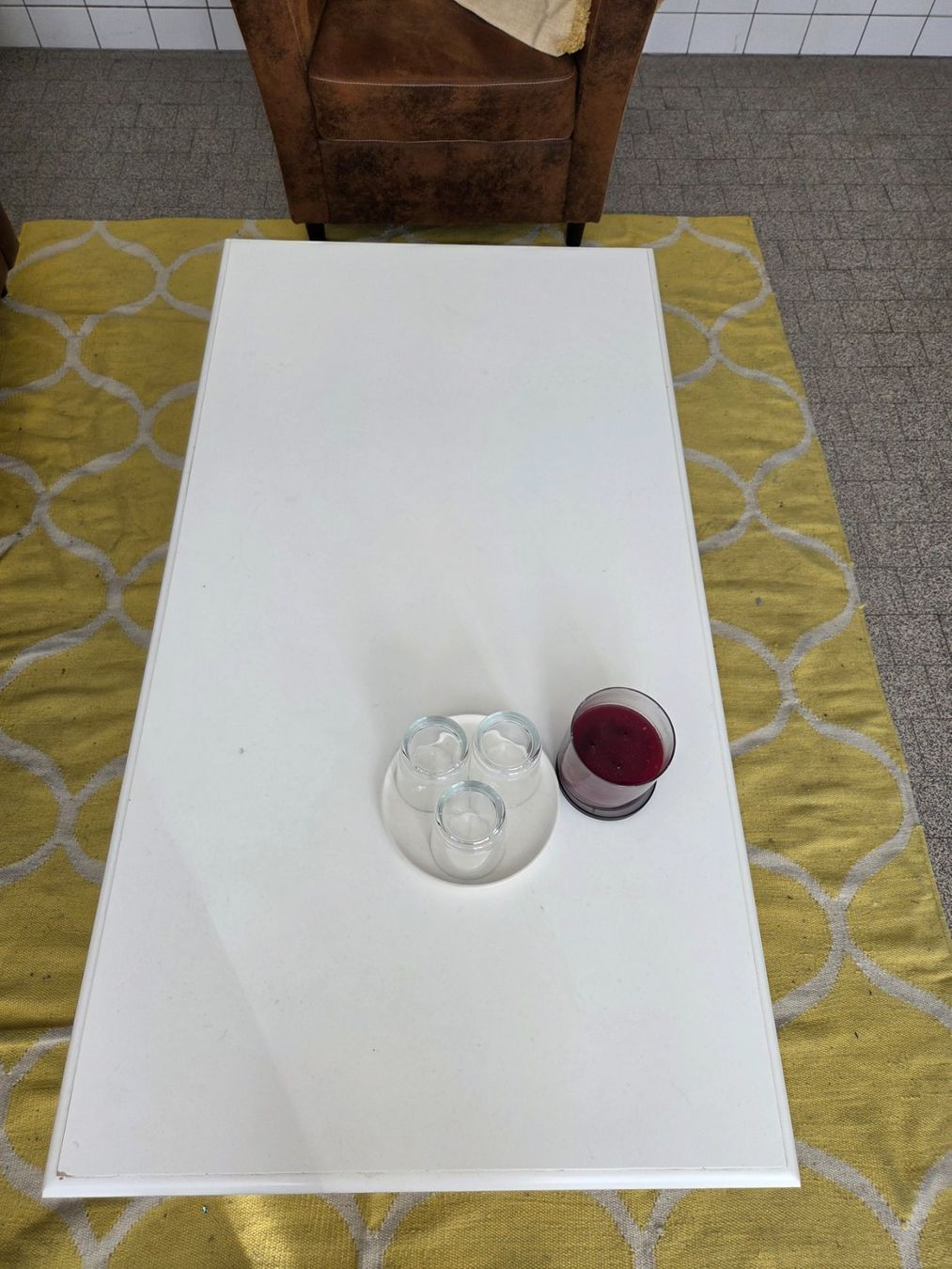 Tables: Couchtisch weiss rechteckig – D'occasion à Erlen par Tschirren 1