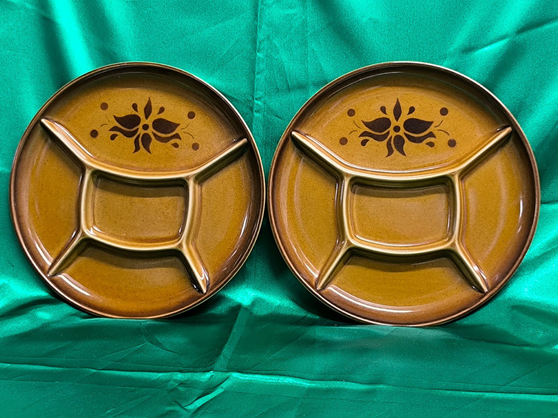 VINTAGE 70ER - 2 Stk FONDUETELLER, OCKER KERAMIK unterteilt (Gebraucht ...