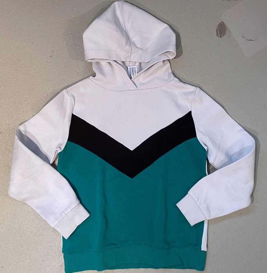Lotti & Set di vestiti: trendige Sweatpullis und Jäckchen Gr. 146/152 – Usato da Neuendorf venduto da Knopfi 2