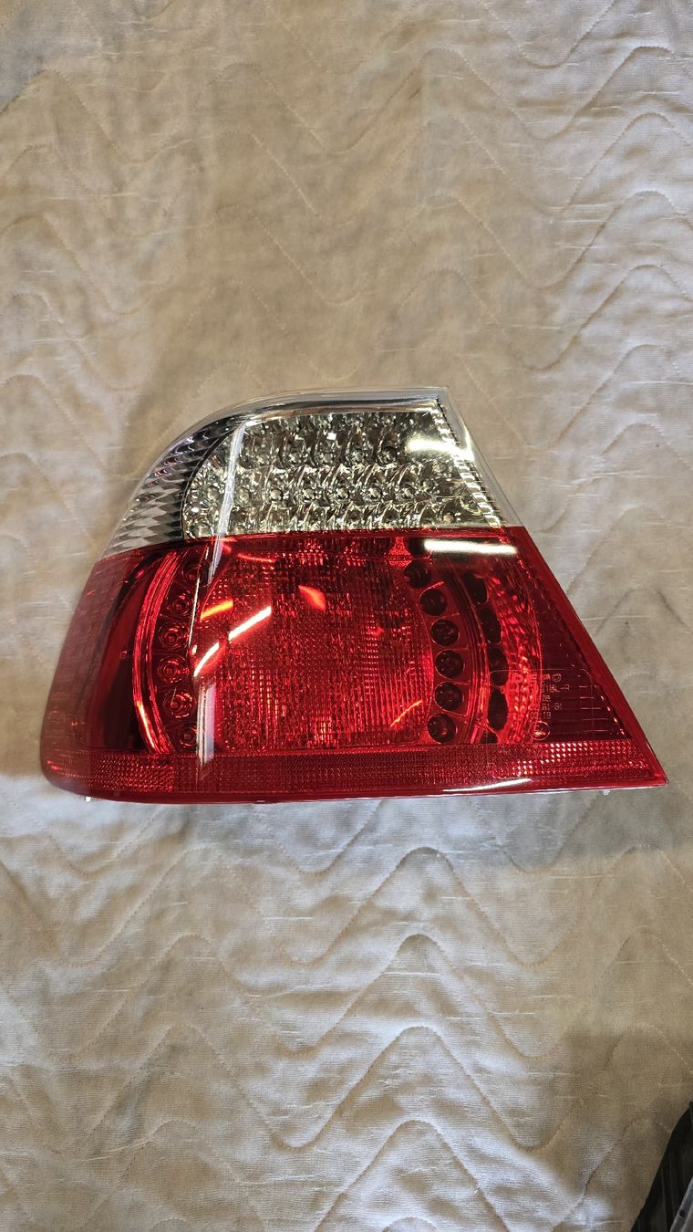 BMW Scheinwerfer: BMW e46 Rückleuchte LED  – Neu und originalverpackt aus Recherswil von E46_Cab