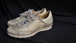 Elegante Damen Turnschuhe, Grösse 36 neuwertig für Frühl...