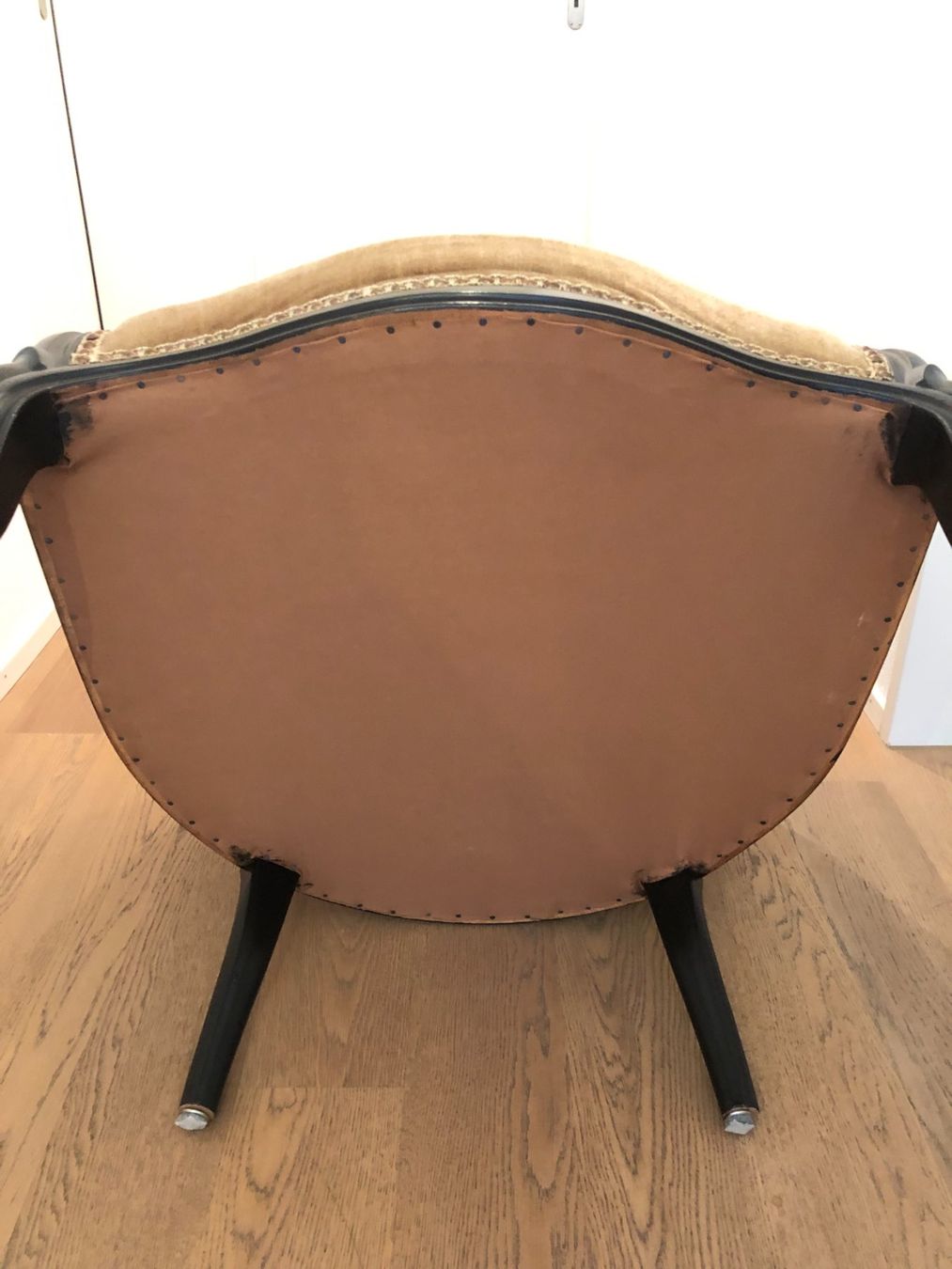 Fauteuils: Antiker Sessel mit Holzrahmen – D'occasion à Samstagern par TAAF 7