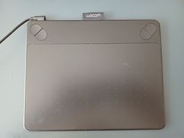 Wacom Intuos CTH-40 Grafiktablet mit Stift