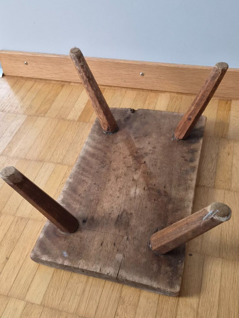 Sgabelli: Antiker Holzschemel Hocker Bauernmöbel – Usato da Ebmatingen venduto da Flitz88 2