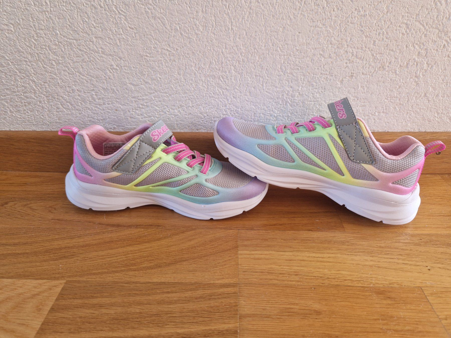 Skechers Chaussures filles: Neu Mädchen Skechers Gr.35 Regenbogenfarben – Neuf (Voir description) à Buchs Sg par Valedi 3