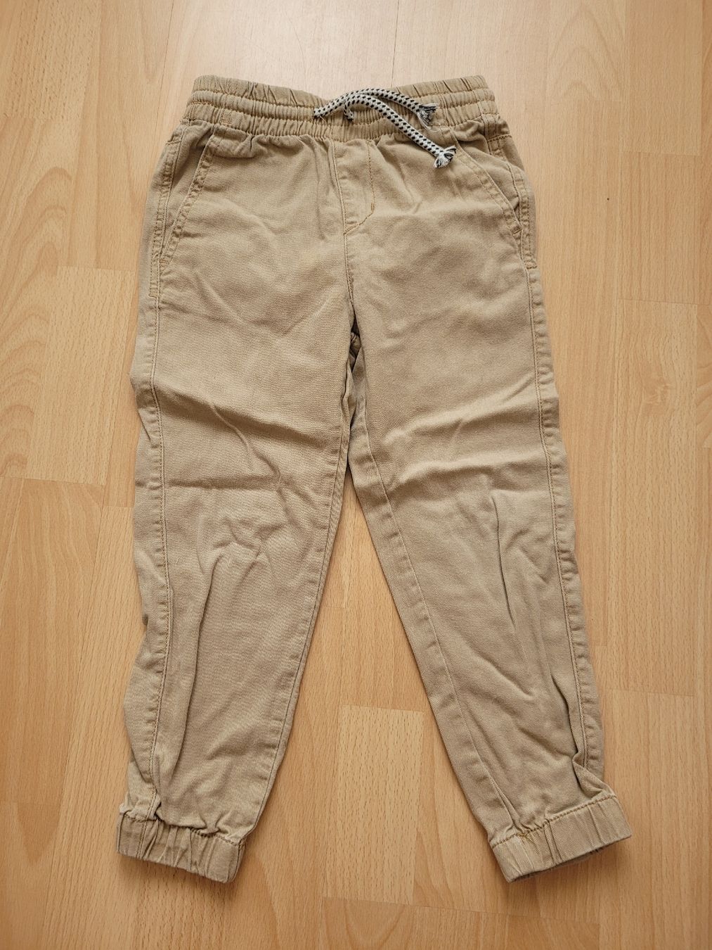Pantalons: Hose gr. 110 – D'occasion à Inwil par Flower2325