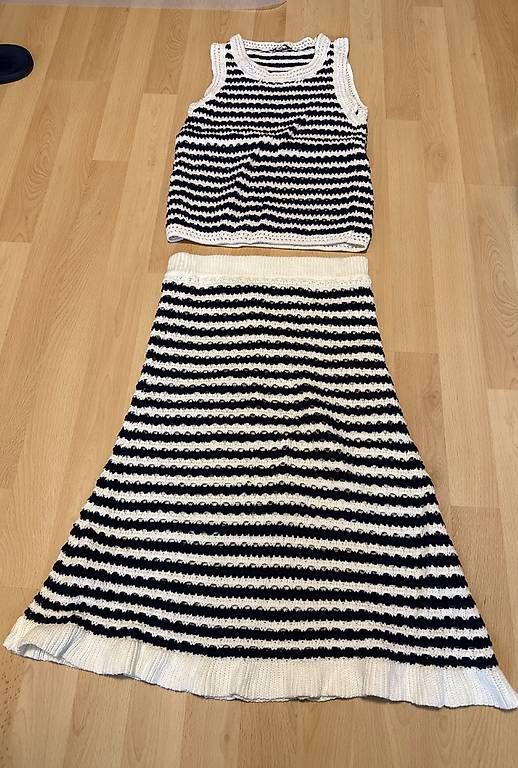 Lotti di vestiti: Gestreiftes Strickset – Usato da Alchenflüh venduto da selina077