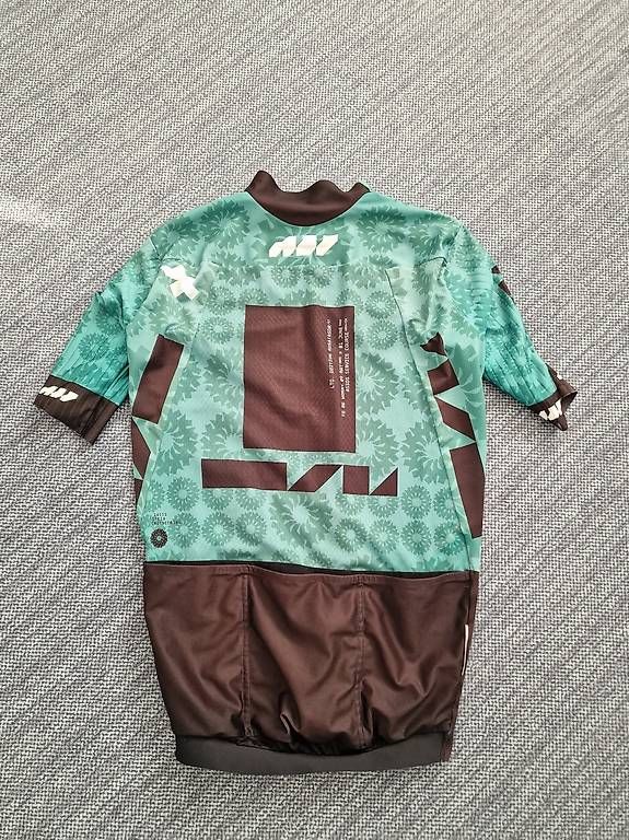 Assos Canottiere & Pantaloni: Assos limited Edition Jersey – Usato da Grenchen venduto da Sirrichi0 2