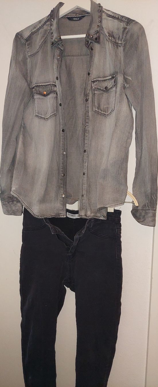 Only Lotti di vestiti: set M chemise ONLY plus pantalon offert PULL AND BEAR 38 – Usato da Orpund venduto da Biennerome