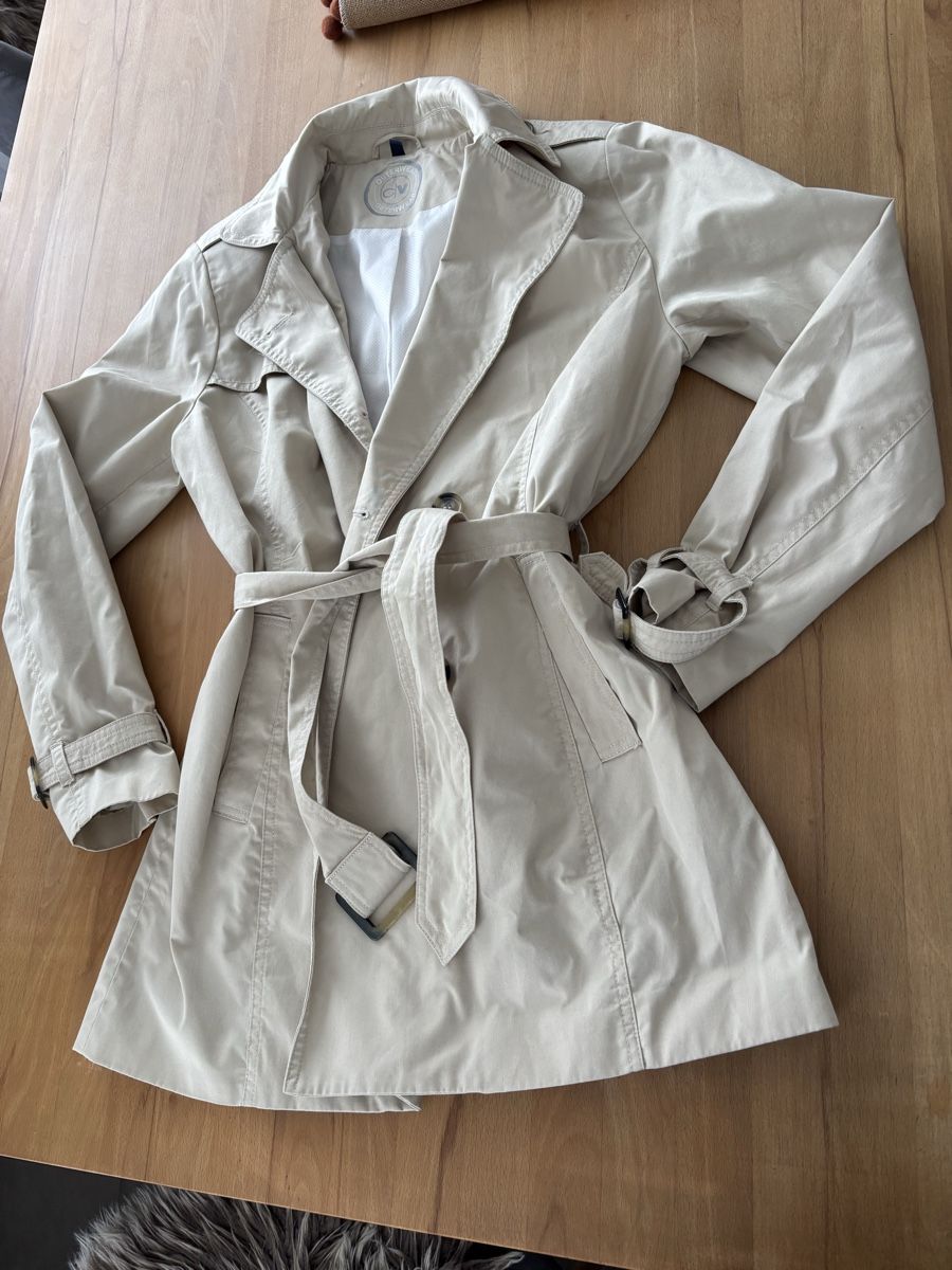 Cappotti: Mantel gr38/40 – Usato da Zug venduto da Biki72 1
