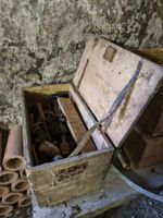 Antik Holzkisten mit Werkzeug