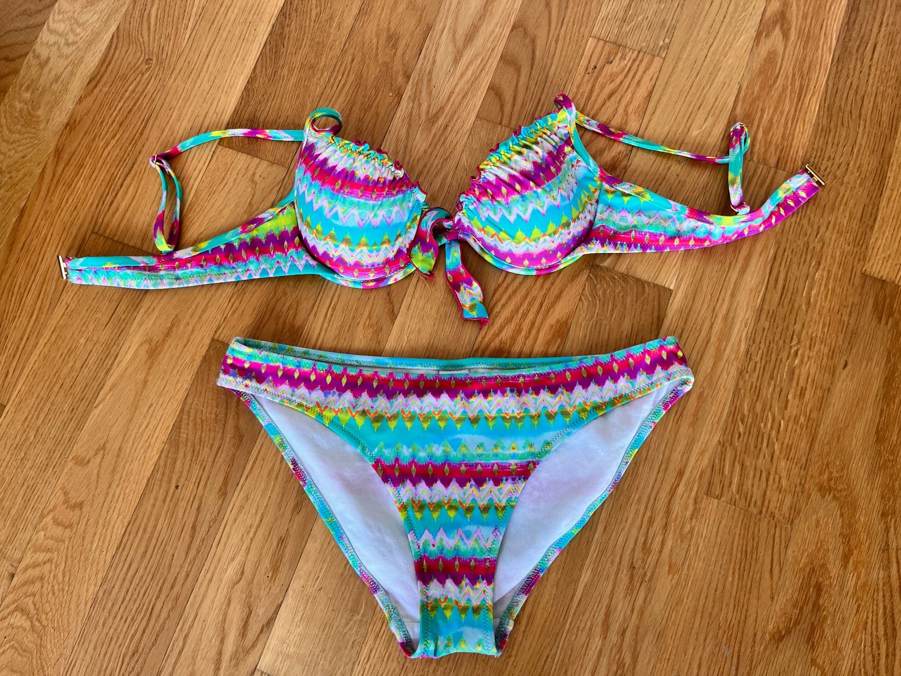 Maillots de bain & Bikinis: Ruffles Bikini – D'occasion à Affoltern am albis par onlyrose123 1