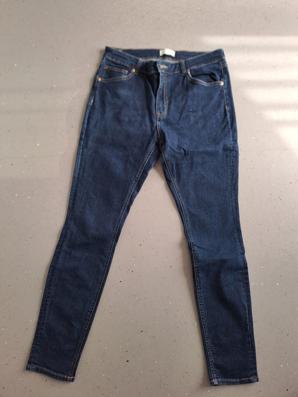 H&M Jeans: Jeans von H&M Gr. 44 – Gebraucht aus Münchenbuchsee von lanereal