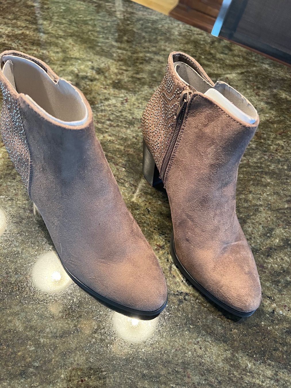 Scarpe da donna: Herbstliche Stiefeletten mit Strass, Gr. 38 – Nuovo e nell'imballaggio originale da Neftenbach venduto da ernach 3