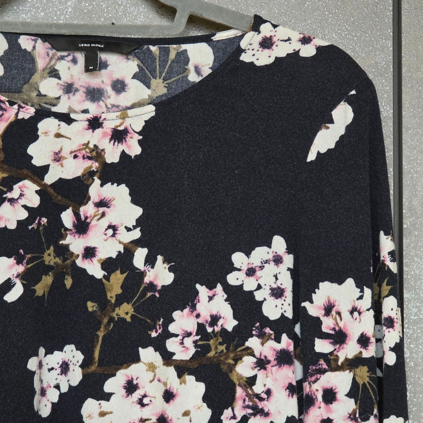 Vero Moda Blusen: 🐸 VERO MODA BLUSE VISKOSE – Gebraucht aus Môtier (Vully) von Frogs 1