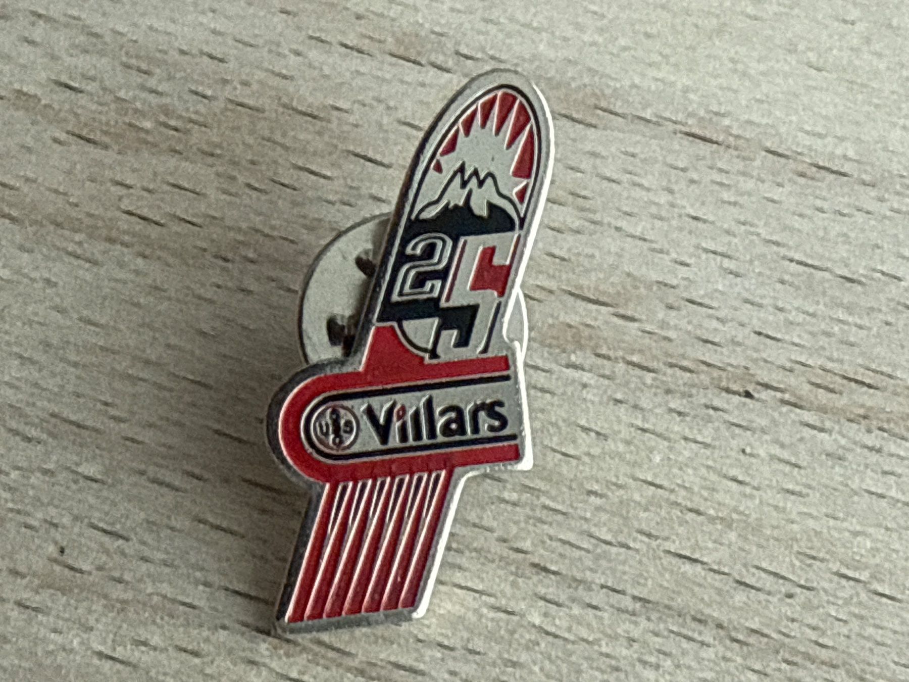 Placchette & Badge: Pin Villars UBS – Usato da Glattbrugg venduto da Schweigmatt