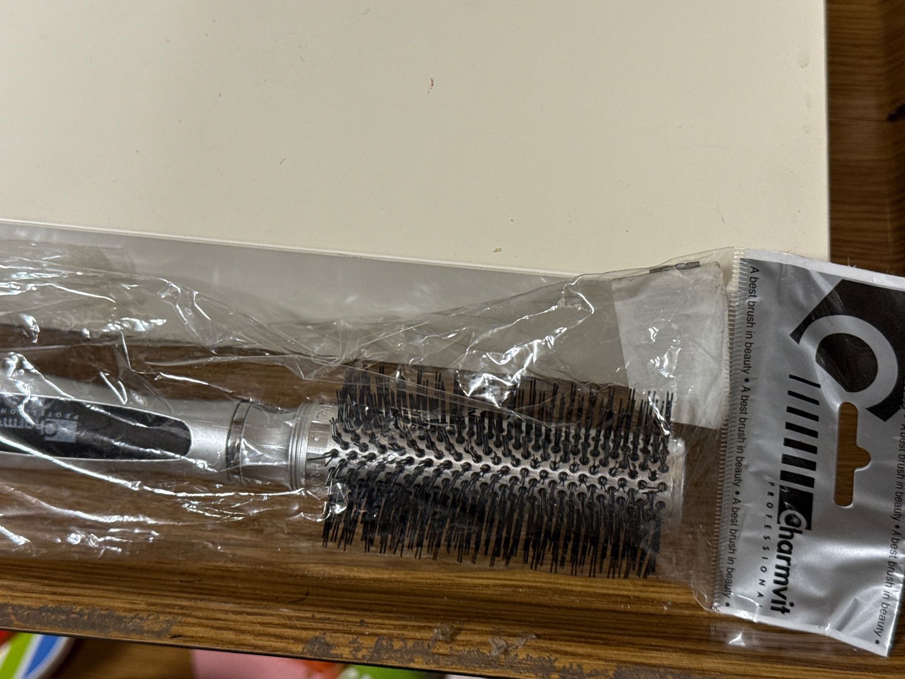 Altro per la cura dei capelli: halbrund- Haarbürste Originalverpackt – Nuovo e nell'imballaggio originale da Amriswil venduto da used2use 2