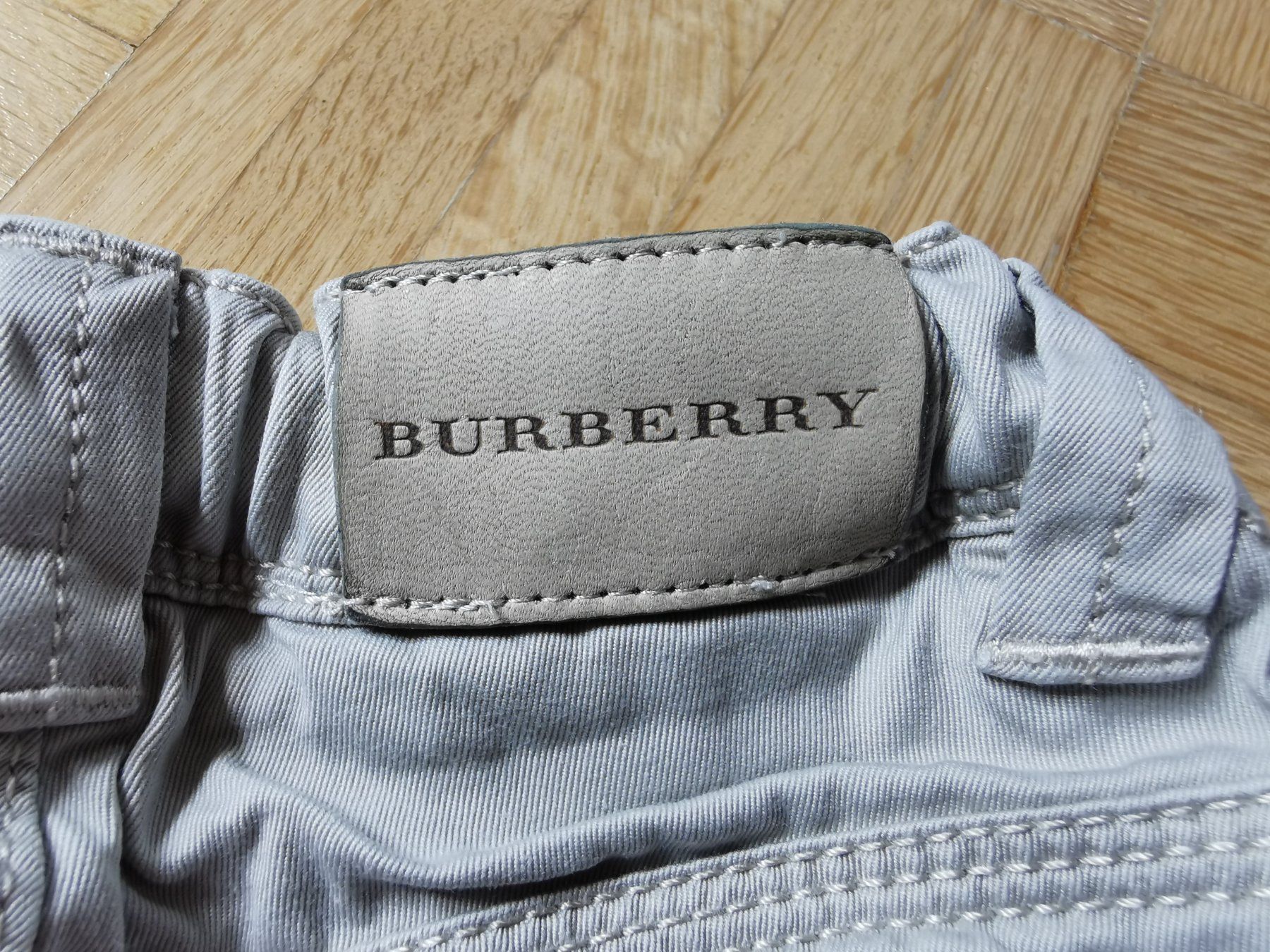 Burberry Pantaloni: Jeans Burberry Gr. 68 – Usato da Stäfa venduto da flamingo_17 4