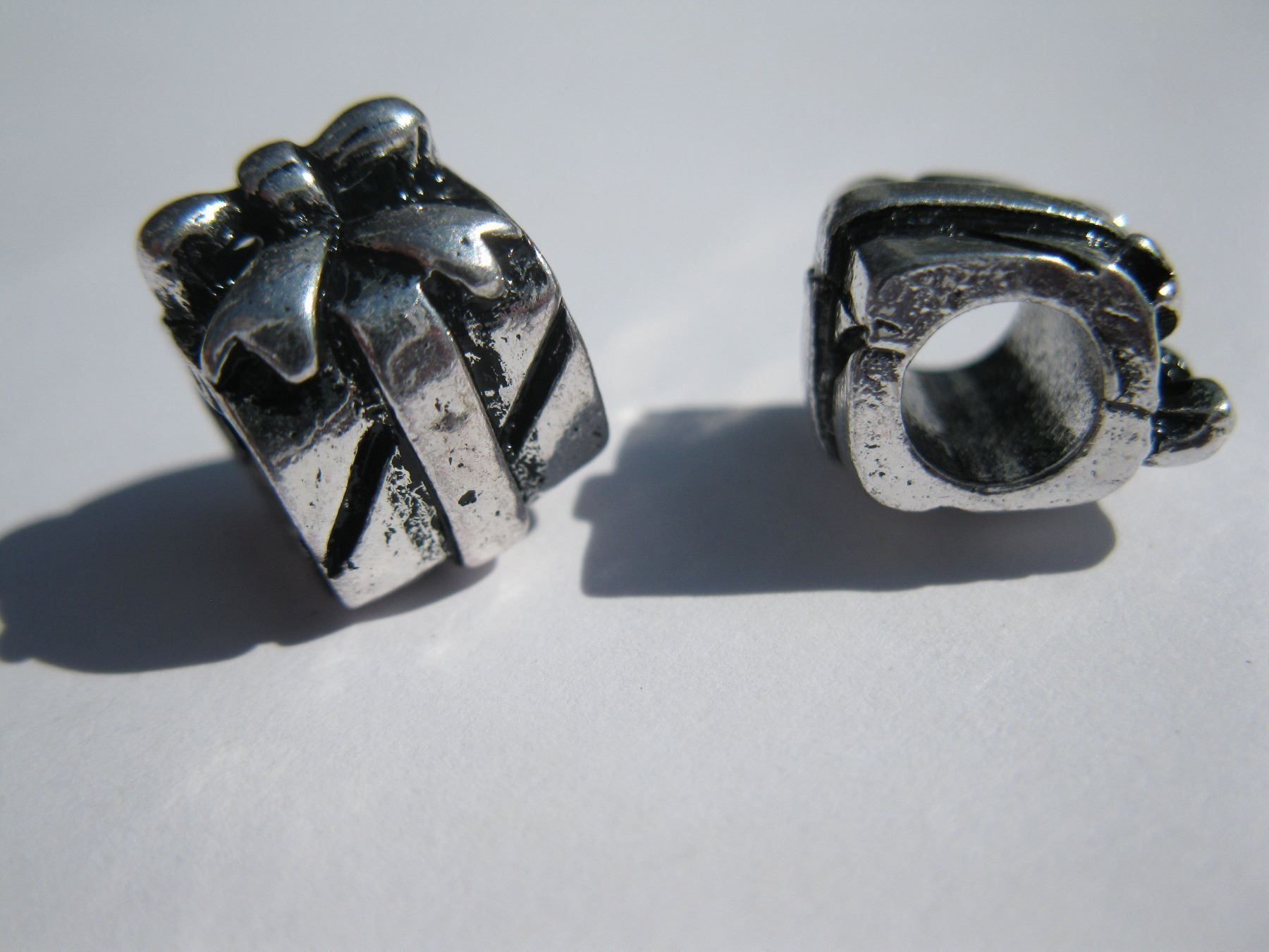 Perle (finte): 3 Metallperlen, Grosslochperlen, Beads Geschenk – Nuovo e nell'imballaggio originale da St. Margarethen TG venduto da LuanaKa