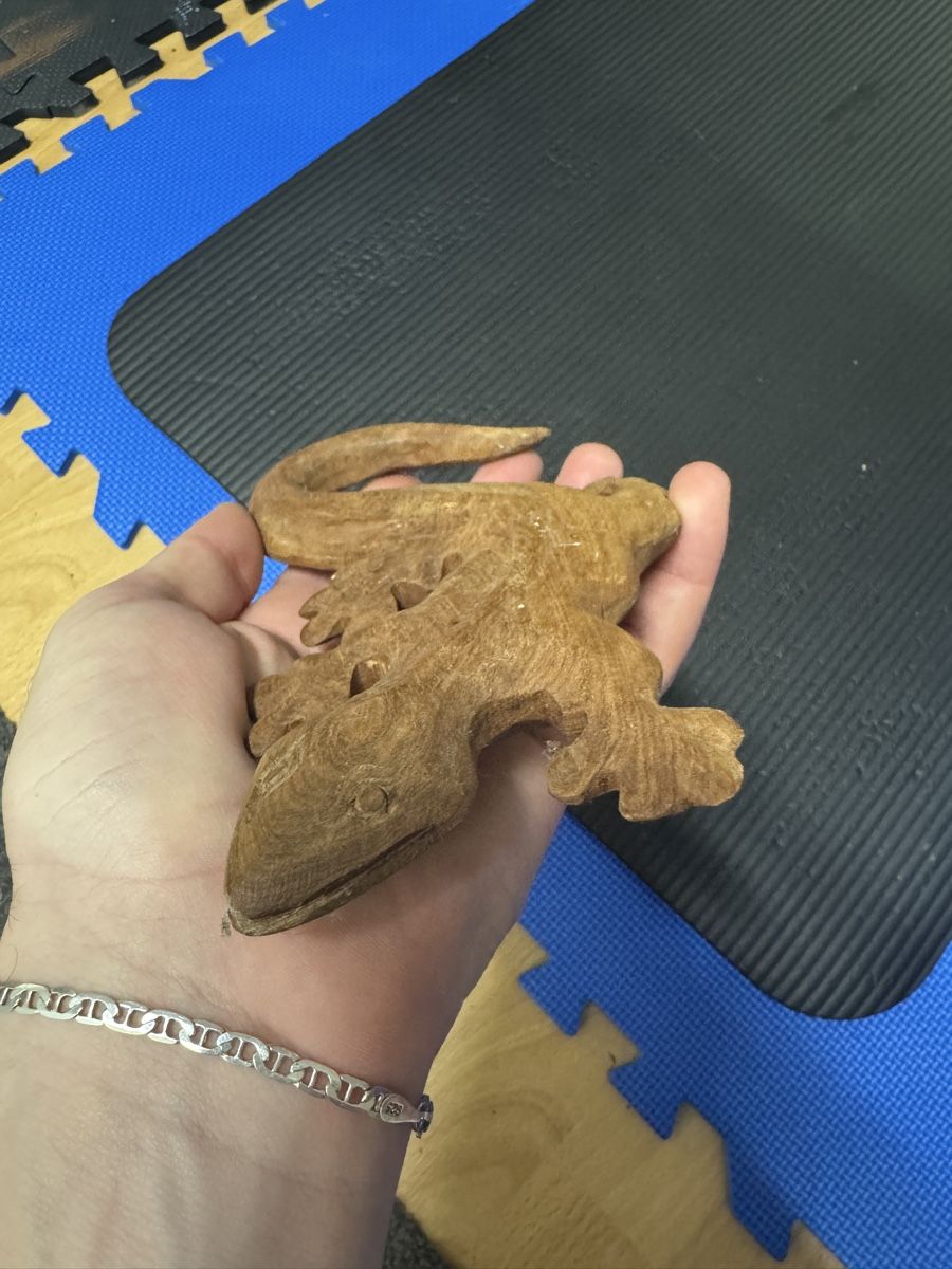 Holzartikel: Handmade Wooden Gecko Lizard Figurine Decor – Gebraucht aus Seuzach von Wolf936 1