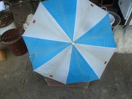 alter Feldschlösschen Regenschirm Retro