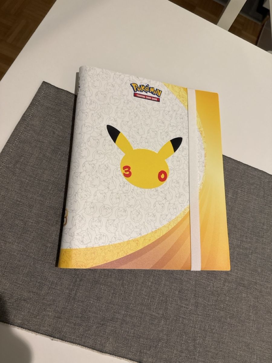Album: Pokemon 30th anniversary blinder – Nuovo (secondo la descrizione) da Ostermundigen venduto da Devrim_1994
