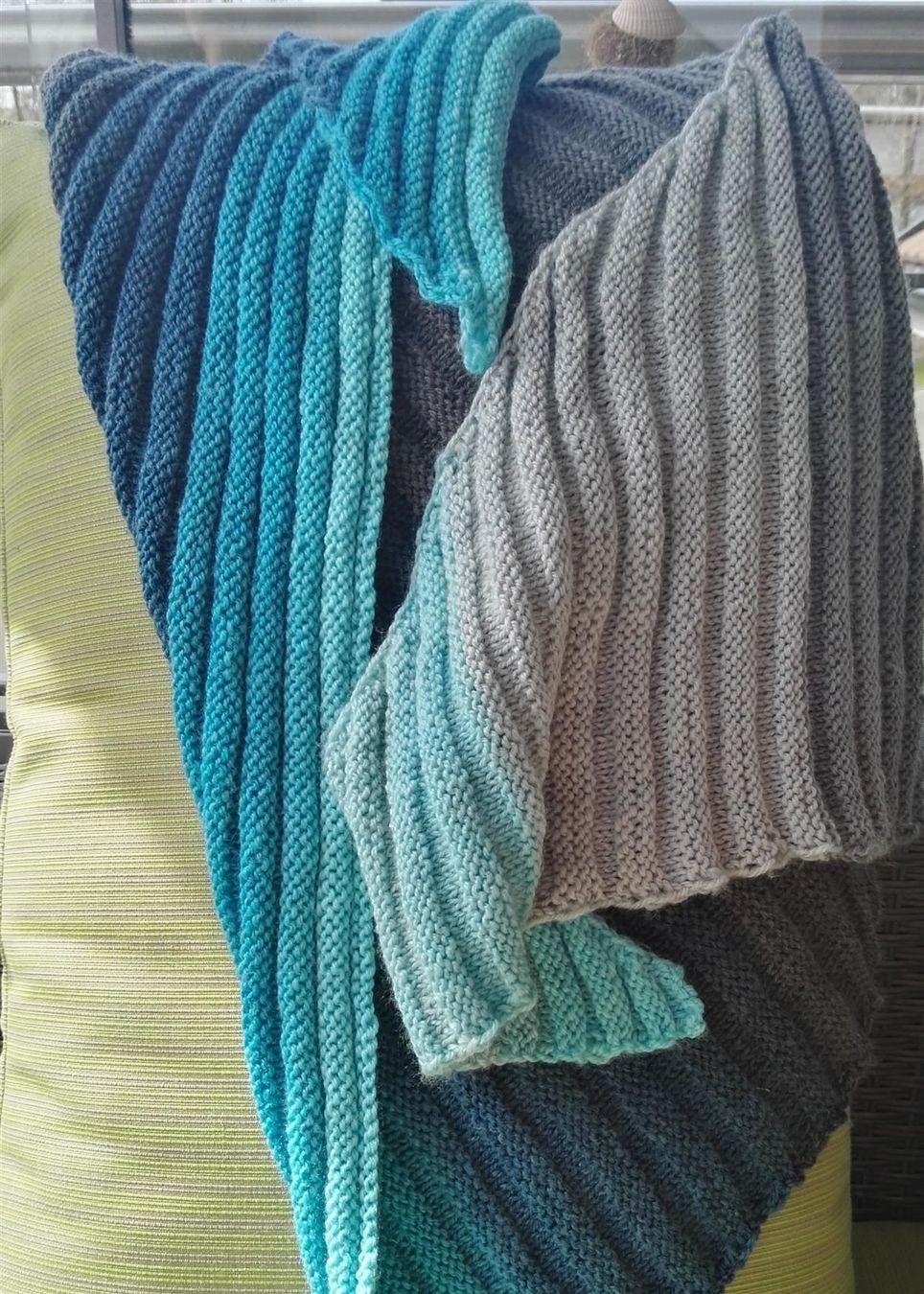 Foulard & Sciarpe: DREIECKSSCHAL BLAU GRAU – Nuovo (secondo la descrizione) da Jona venduto da Zauberstatt 1