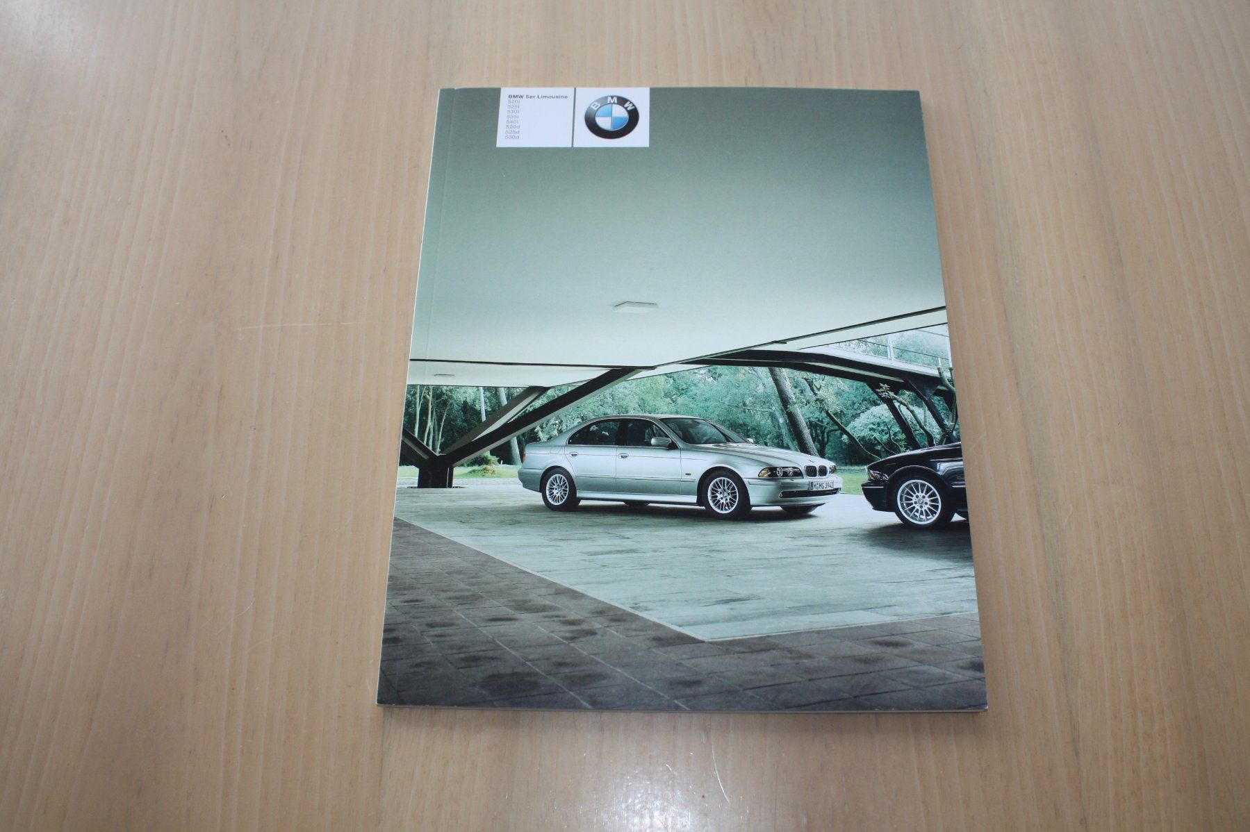 BMW Documents: BMW 5er E39 Prospekt 2002 – D'occasion à Wikon par erwin400