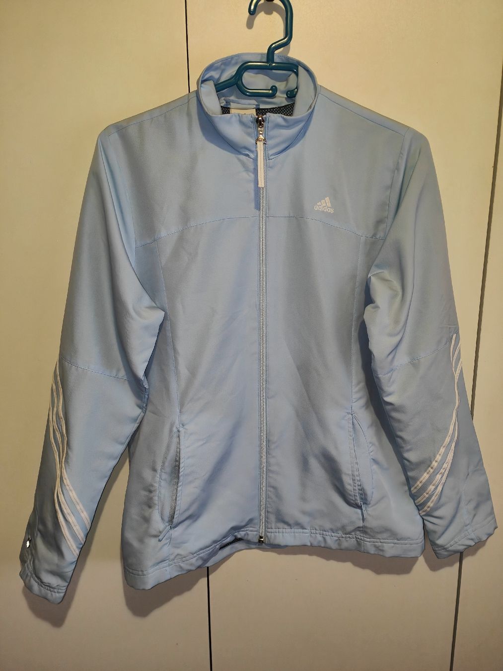Adidas Giacche: adidas Climalite Damen Jacke Gr. L Hellblau – Usato da Rothrist venduto da SiddharthaMoon