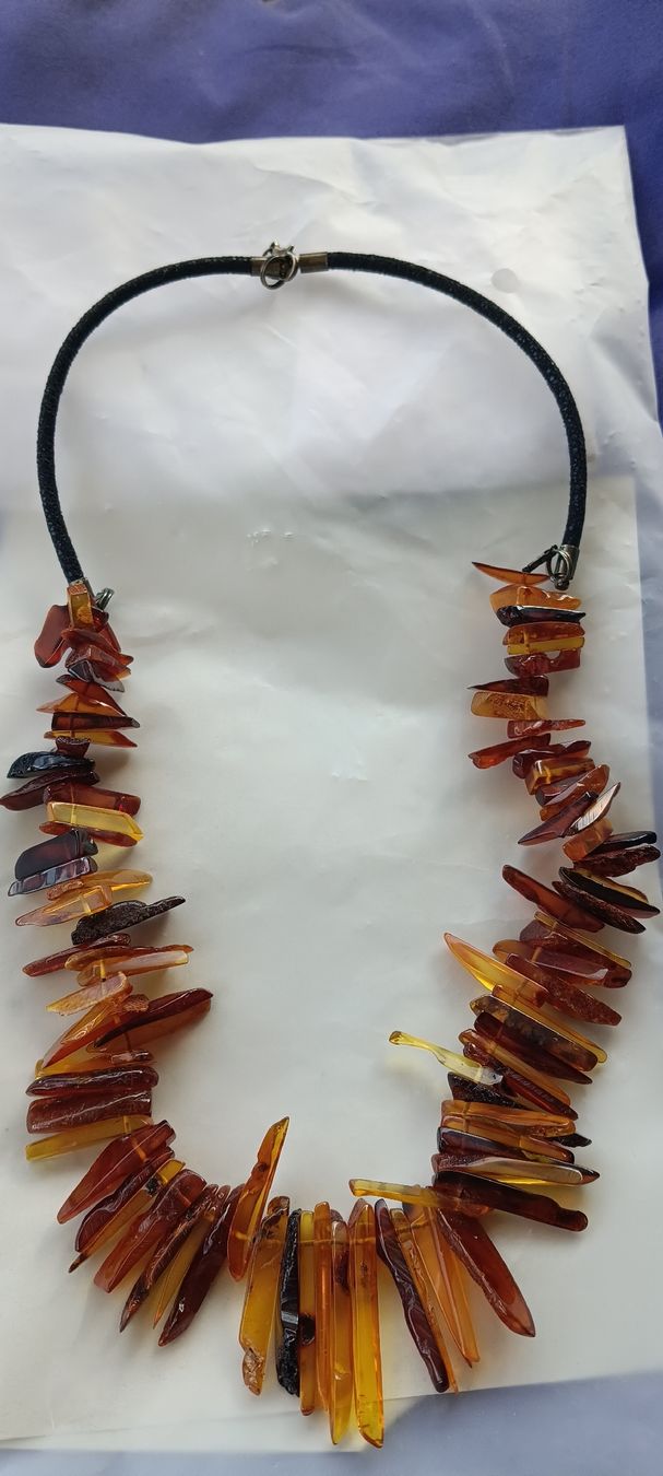 Catenine: Amber Necklace unique shape  – Nuovo (secondo la descrizione) da Zürich venduto da cat_9cvz
