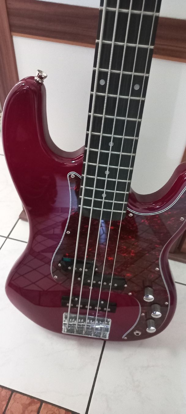 Harley Benton Strumenti musicali: Basgitarre. 5 Seitig – Usato da Schaffhausen venduto da raj_f5dm