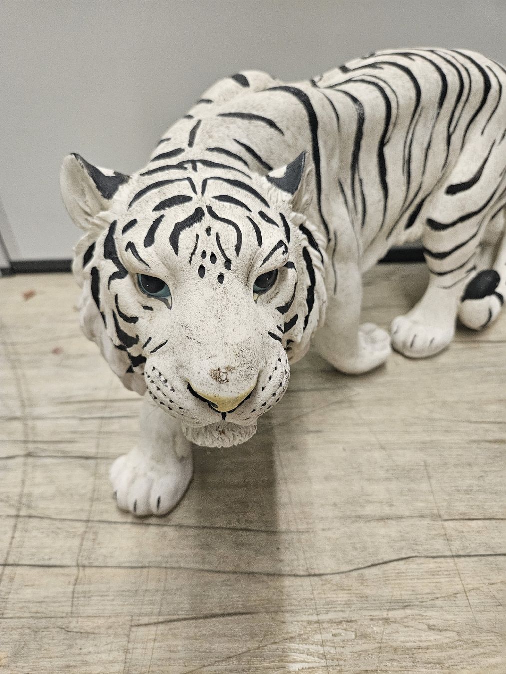 Statuette: Weisser Tiger 36x57cm – Nuovo (secondo la descrizione) da Dielsdorf venduto da Kenan997