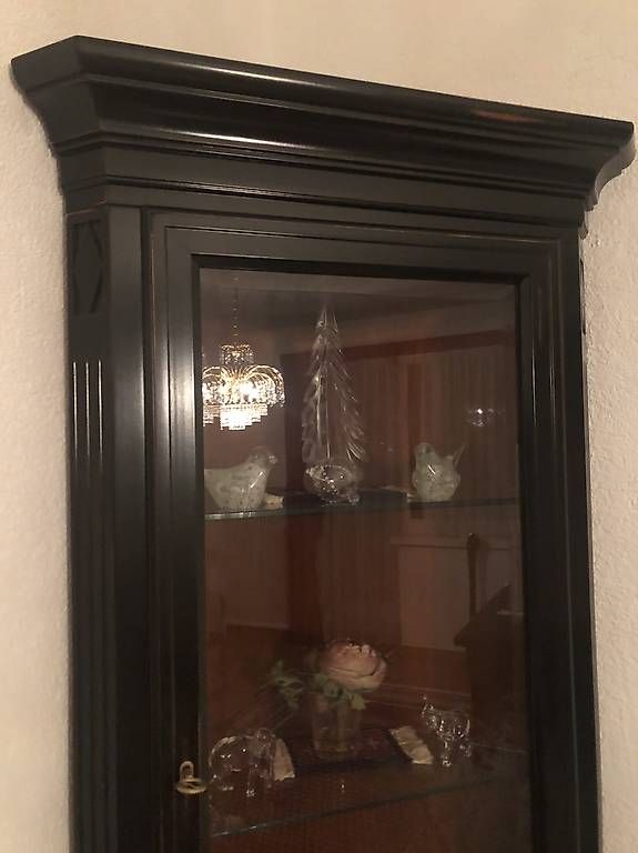 Vetrine: Hochwertige schwarze Eckvitrine  – Usato da Bern venduto da siory90 1