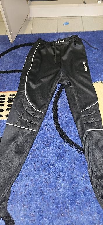 Pantaloni: Pantaloni da portiere - calcio – Usato da novazzano venduto da remolabarca1