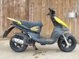 Benelli Naked Roller Scooter Teile 2Tackt 45kmh Gelbe Nummer