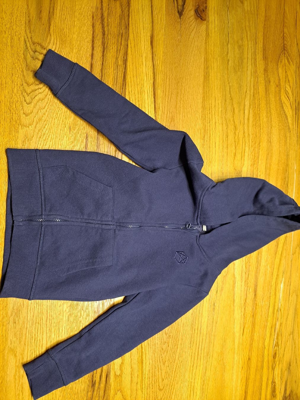 Maglioni & Felpe: Jungen Kapuzenpullover Gr. 116 dunkel blau – Usato da Muri AG venduto da ClaudiaK91