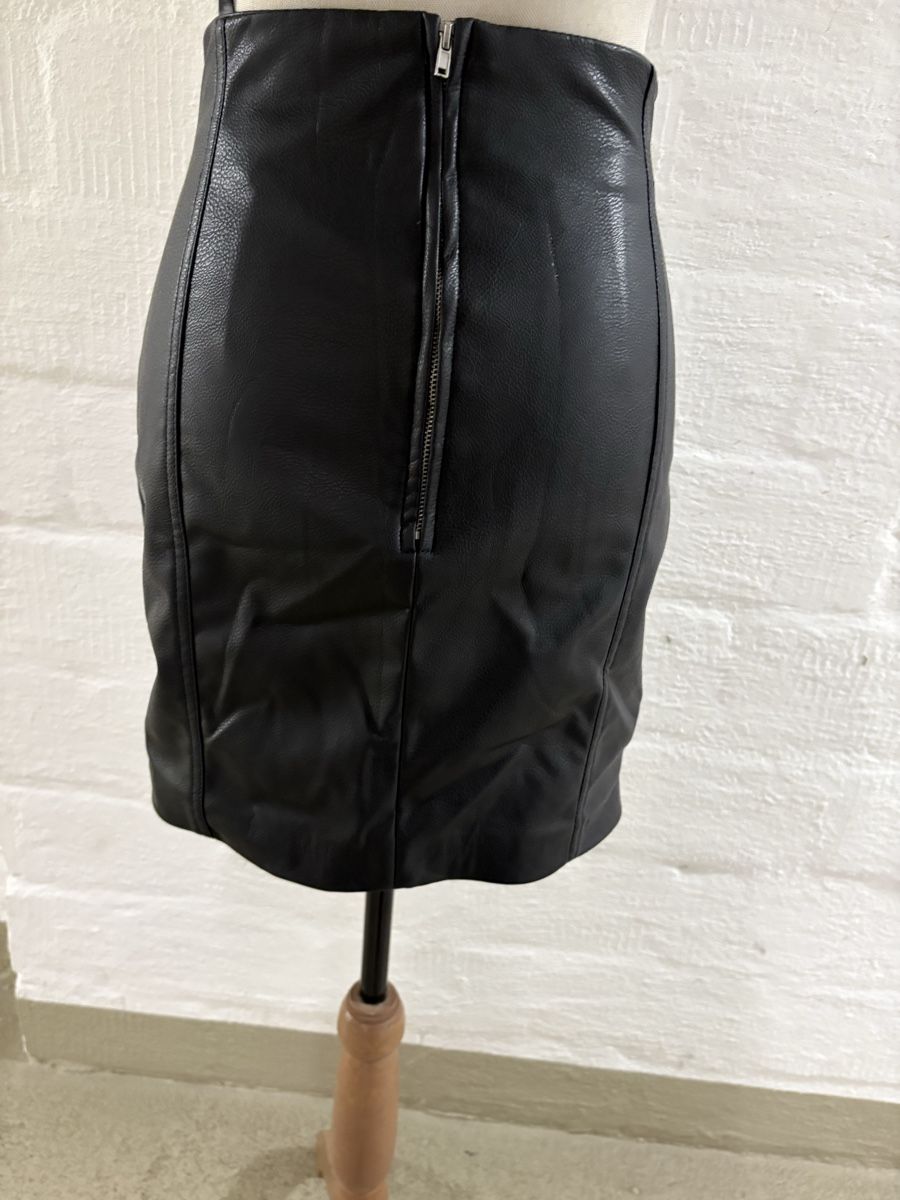 H&M Gonne: Damen Kunstlederrock,Gr.36;H&M – Usato da Winterthur venduto da Nena222 1