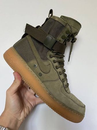 Nike SF Air Force 1 Verblasstes Oliv, Gr. 43