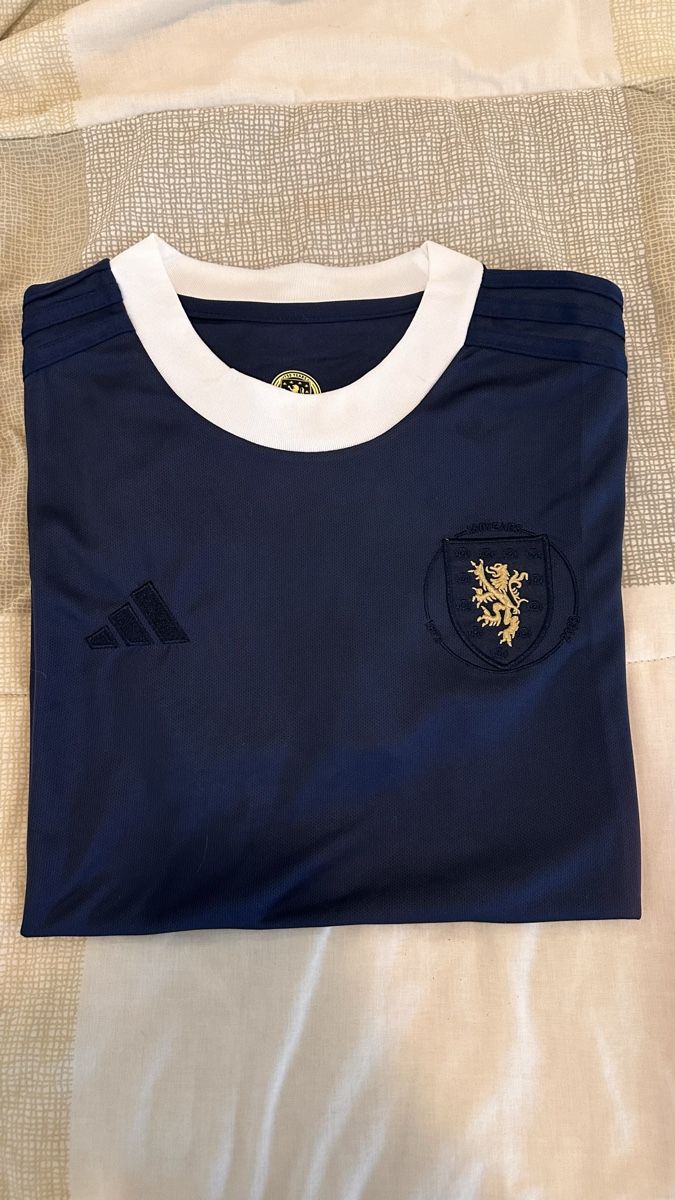 Adidas Canottiere & Pantaloni: Scotland Retro Jersey  – Nuovo (secondo la descrizione) da Oberrieden venduto da jon_5cl2